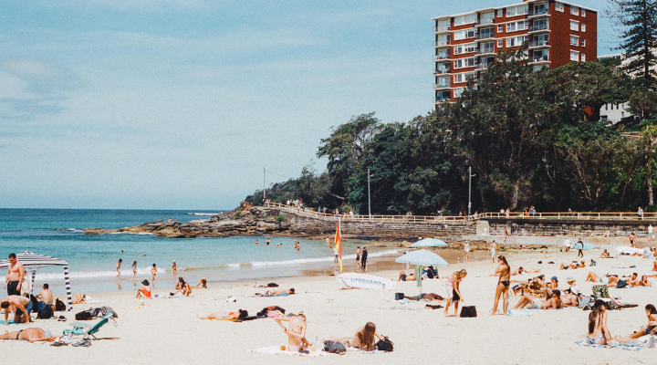 manly-beach-on-hot-sunny-day-Sydney-Australia